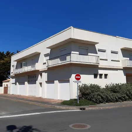 Paisible à Deux Pas De La *