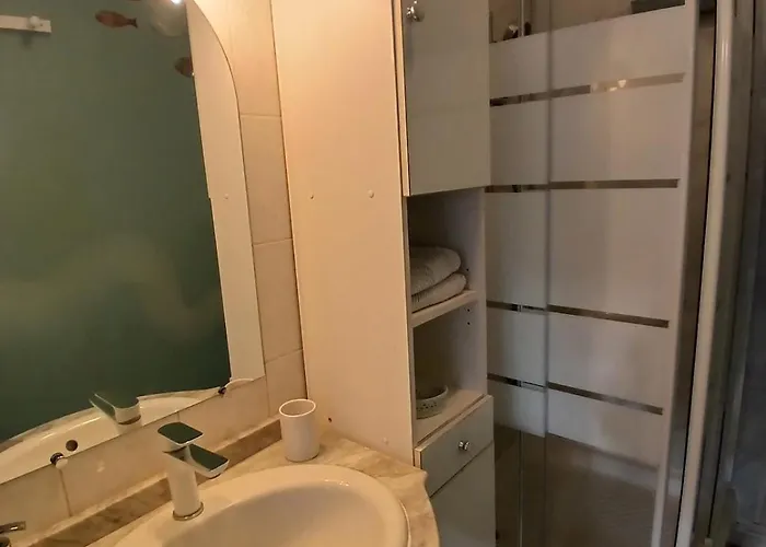 Paisible à Deux Pas De La