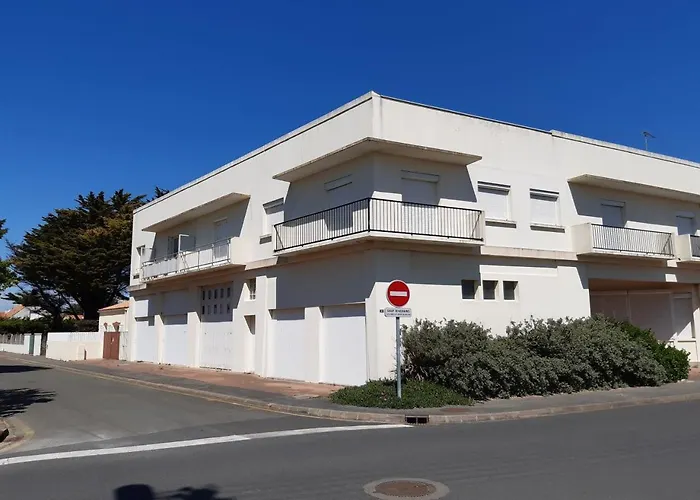 Paisible A Deux Pas De La *